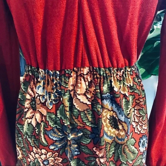 Authentic vintage 1970s maxi dress with rich floral tapestry-style skirt - Picture 7 of 8